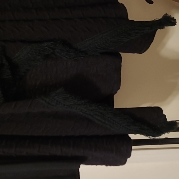 New Directions Women's lightweight Black Shrug with fringe hem size 2X - Picture 7 of 10